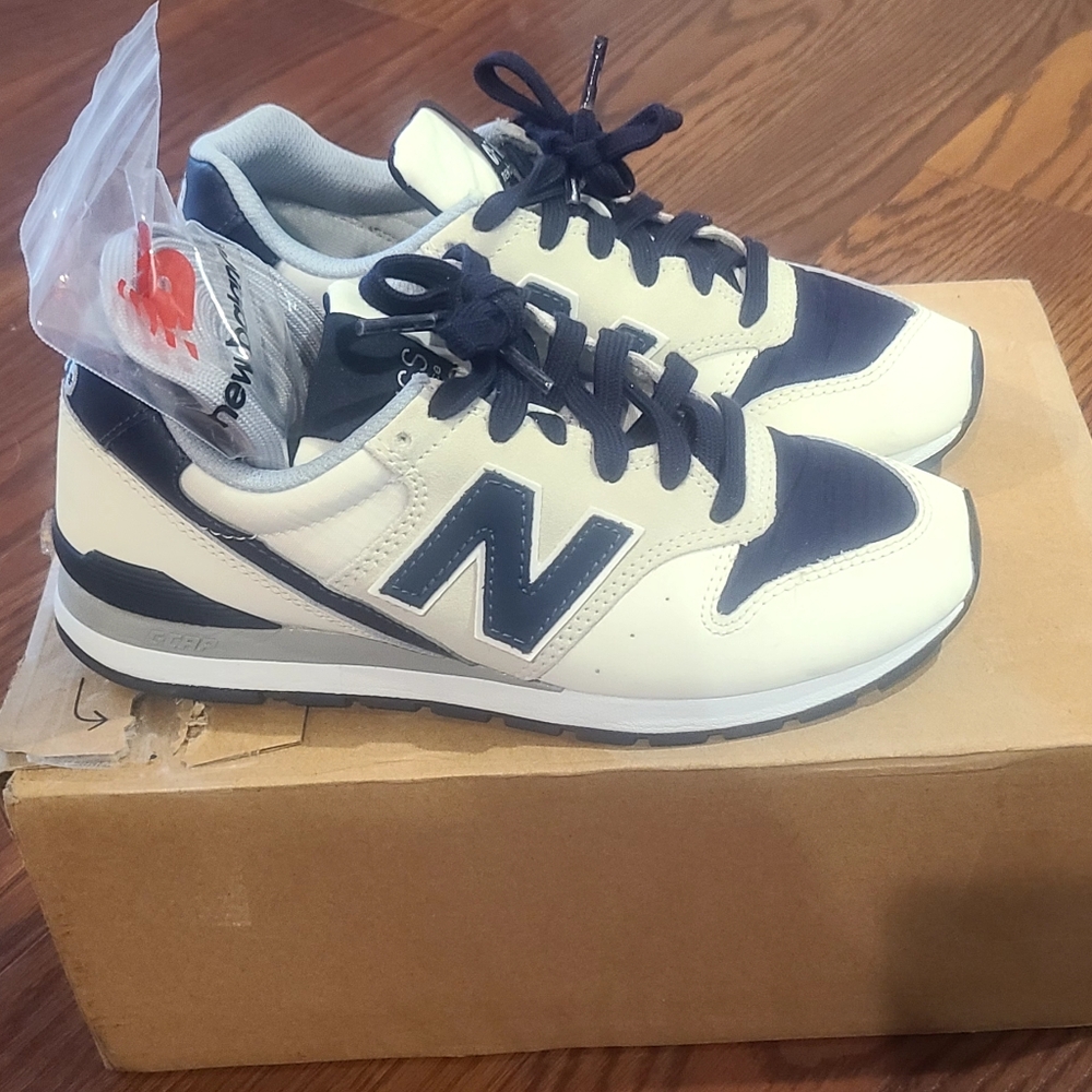 FIGS x New Balance 996 Cream/Navy